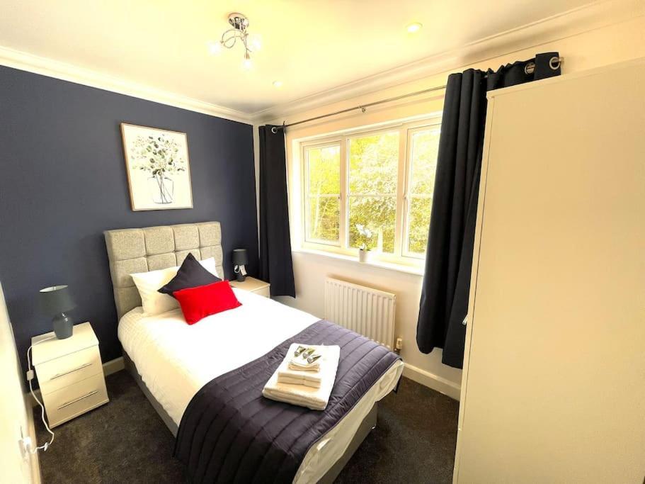 The Woodlands, Shortstay, Ideal For Families, Relocation, Contractors, Travel Stay Horley Kültér fotó